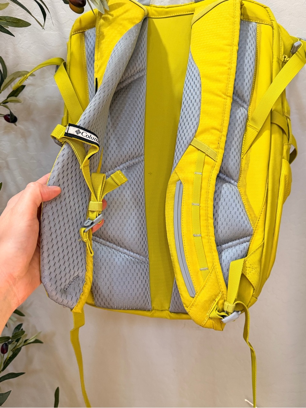 Columbia Tenmile Daypack Backpack in Yellow Green - Picture 16 of 16